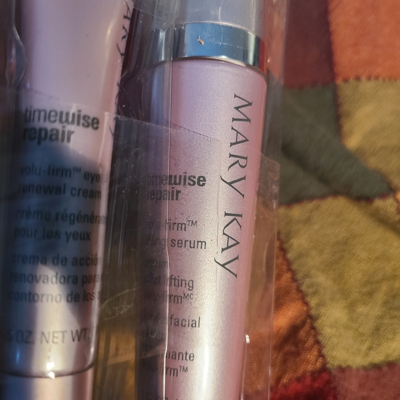 Mary Kay TimeWise Repair Skincare Set Of 5 NEW ** Note Exp. 05/20 - Picture 6 of 16